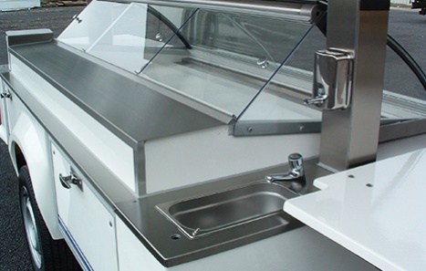 remorque ambulante avec plan de fermeture en inox