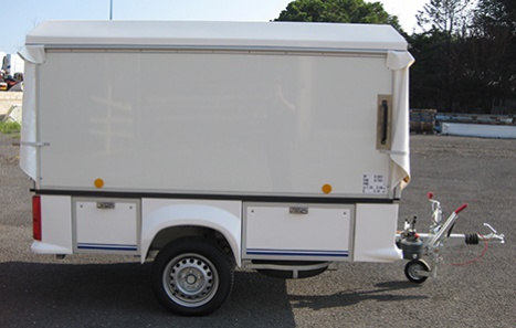 remorques ambulantes avec panneaux de volets en sandwich d'aluminium.