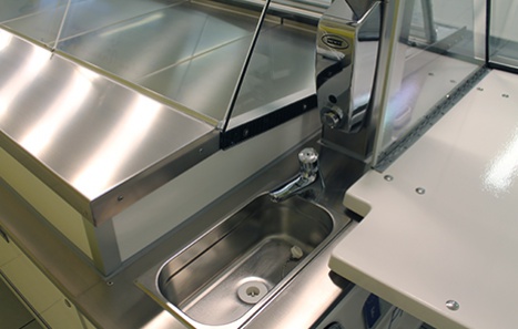 remorque commerce ambulant avec eau chaude sous pression.