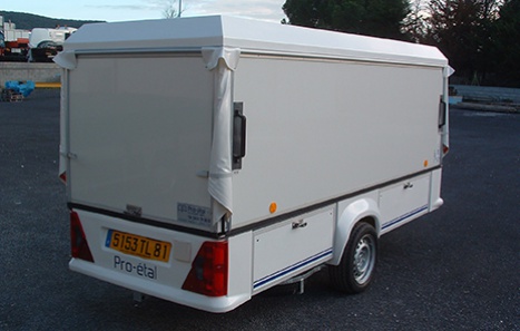 remorques ambulantes commerces avec poignées de manoeuvre