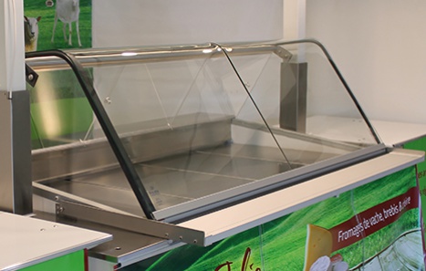 miroiterie haute avec retour pour remorque vitrine commerçant